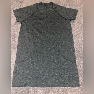 Lululemon Swift Stride Tee Size 8 (NWOT)